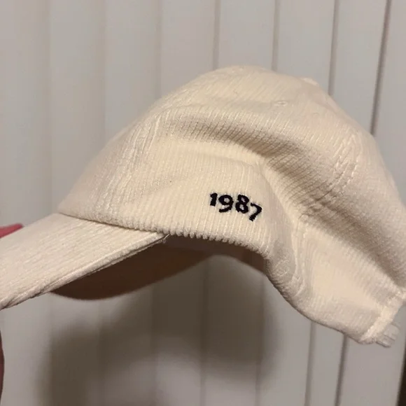 NWOT Korean Brand DEEPNY Corduroy Cap with Embroidered R in Ivory - Picture 7 of 15